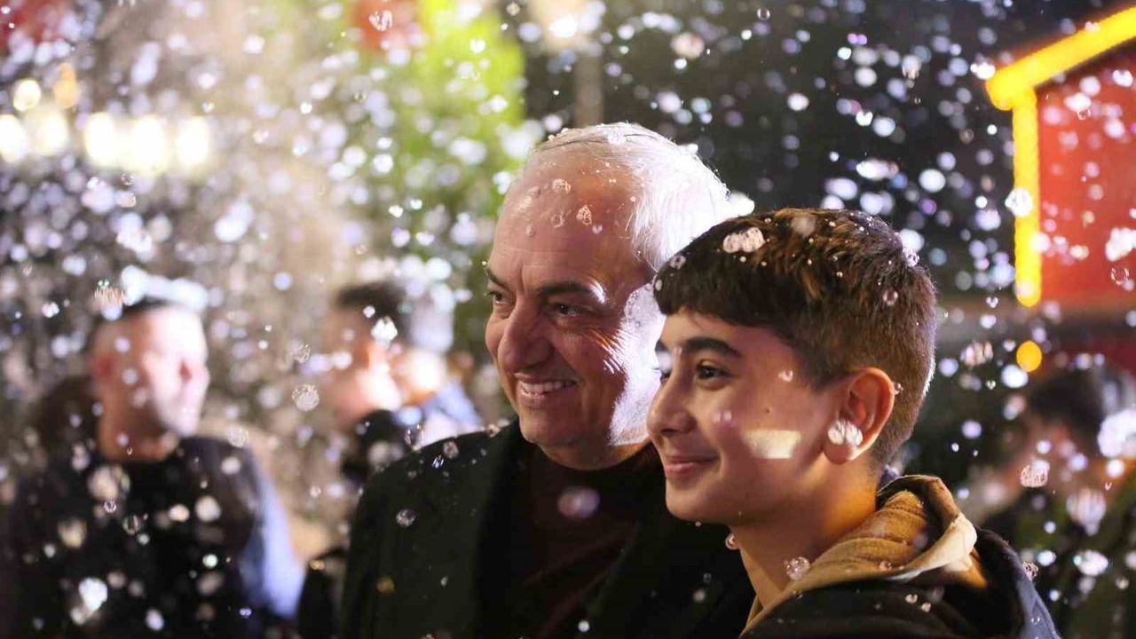 Kepez'de Suni Kar Yağışıyla Yeni Yıl Coşkusu