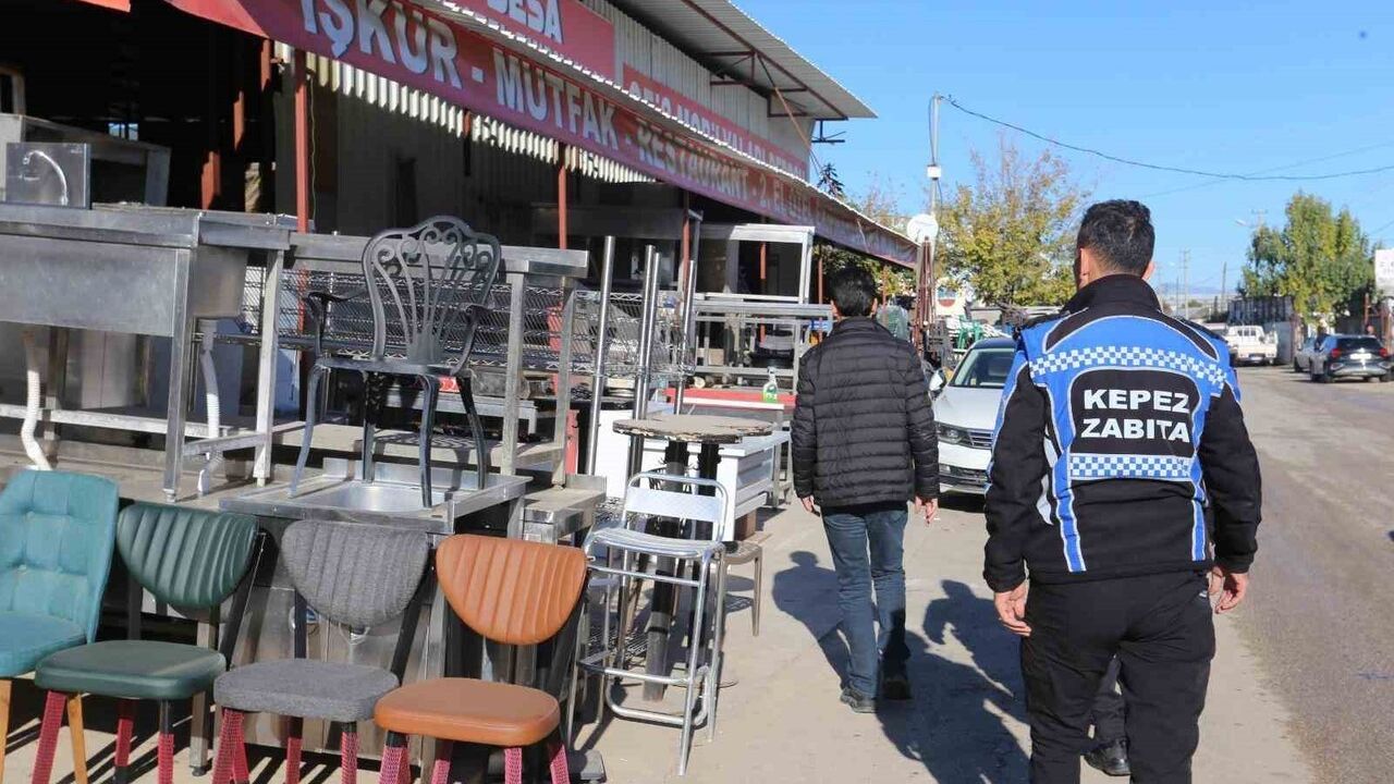 Kepez Zabıtası'ndan Hurdacılar Sitesi'ne Denetim