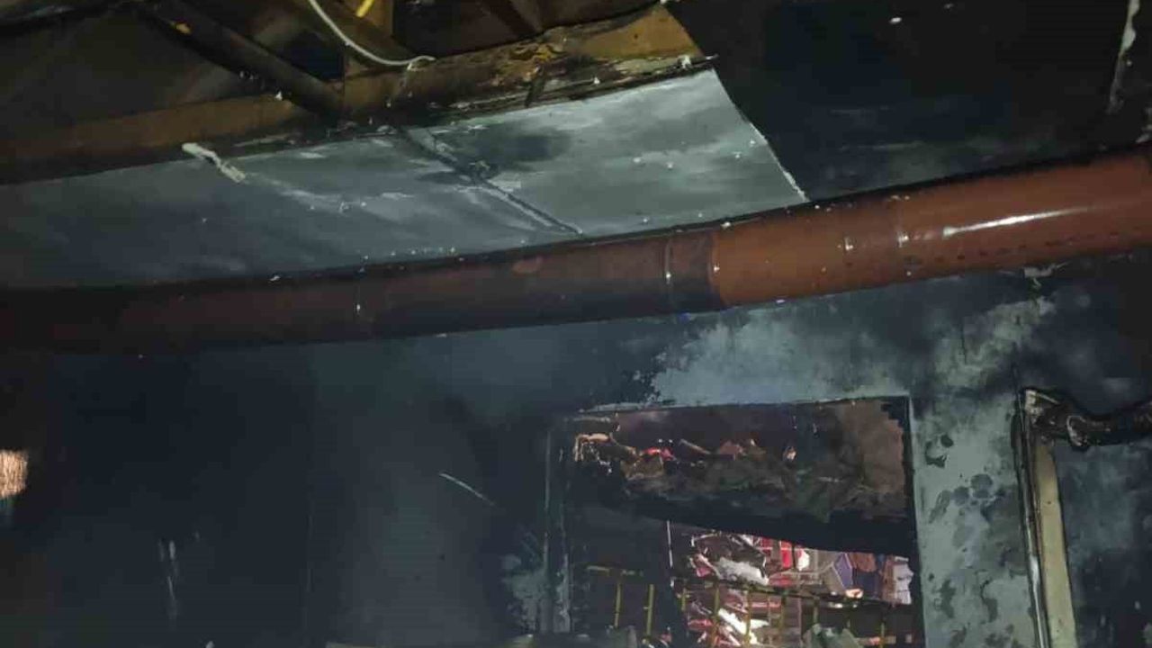 Keşan'da Yangın: İki Ev Kullanılamaz Hale Geldi