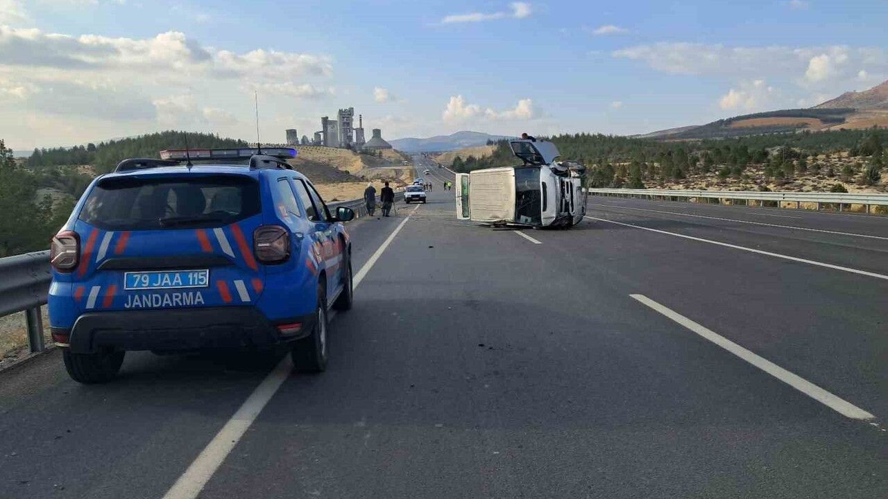 Kilis-Hatay Karayolu'nda Kaza: 3 Yaralı