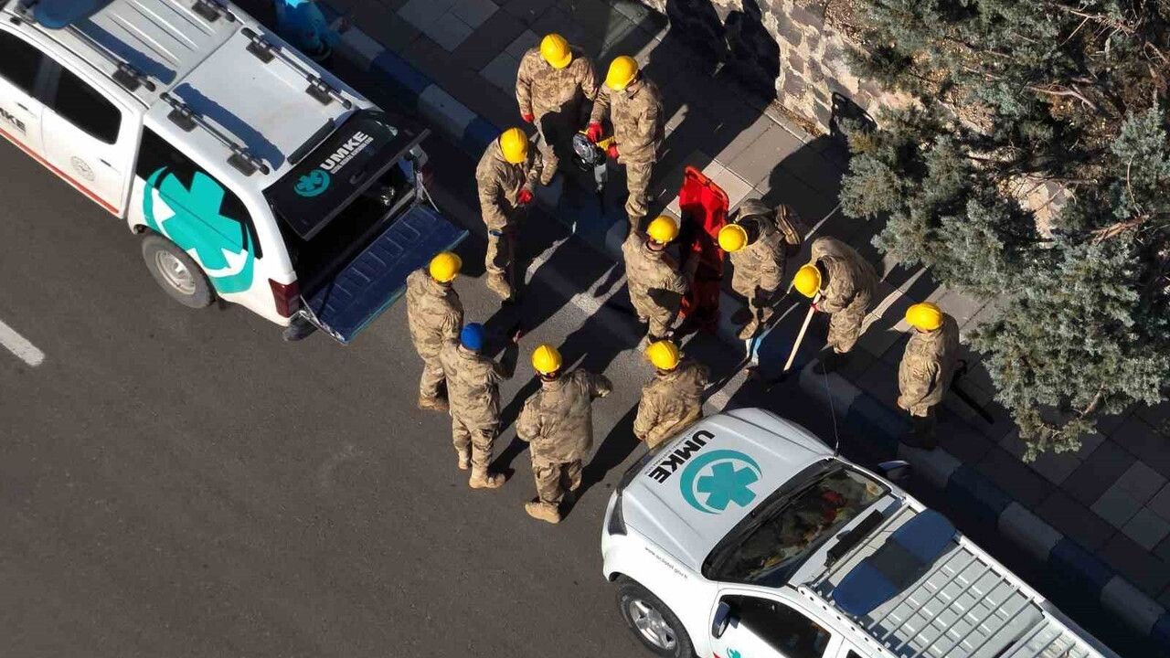 Kilis'te Gerçekçi Deprem Tatbikatı