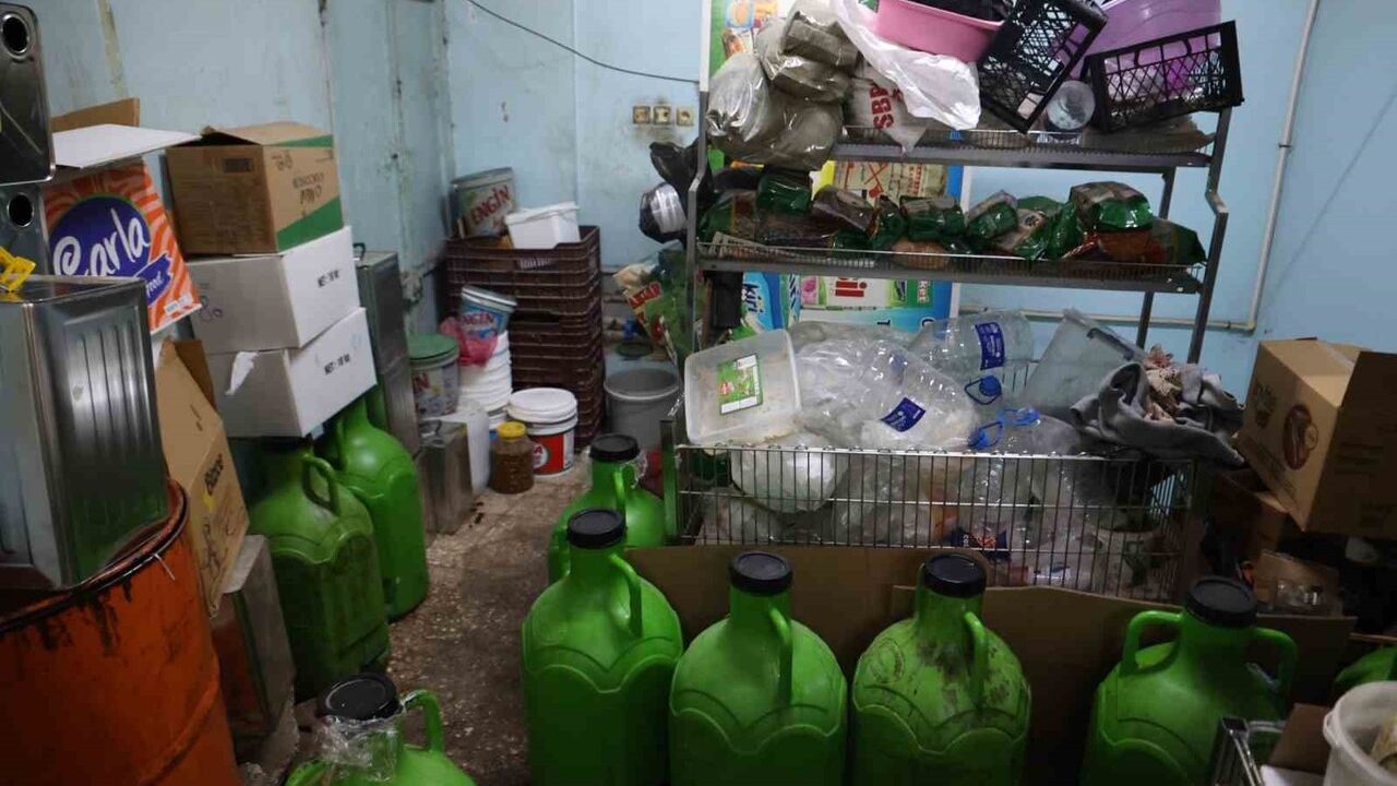 Kilis'te Hijyen Skandalı: Merdiven Altı Üretimde Fareler Tespit Edildi