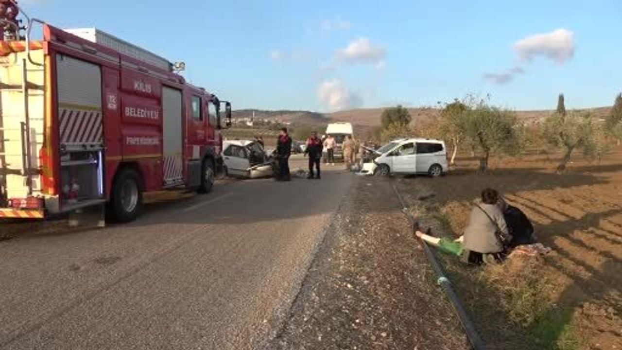 Kilis’te Kafakafaya Çarpışma: 3 Yaralı