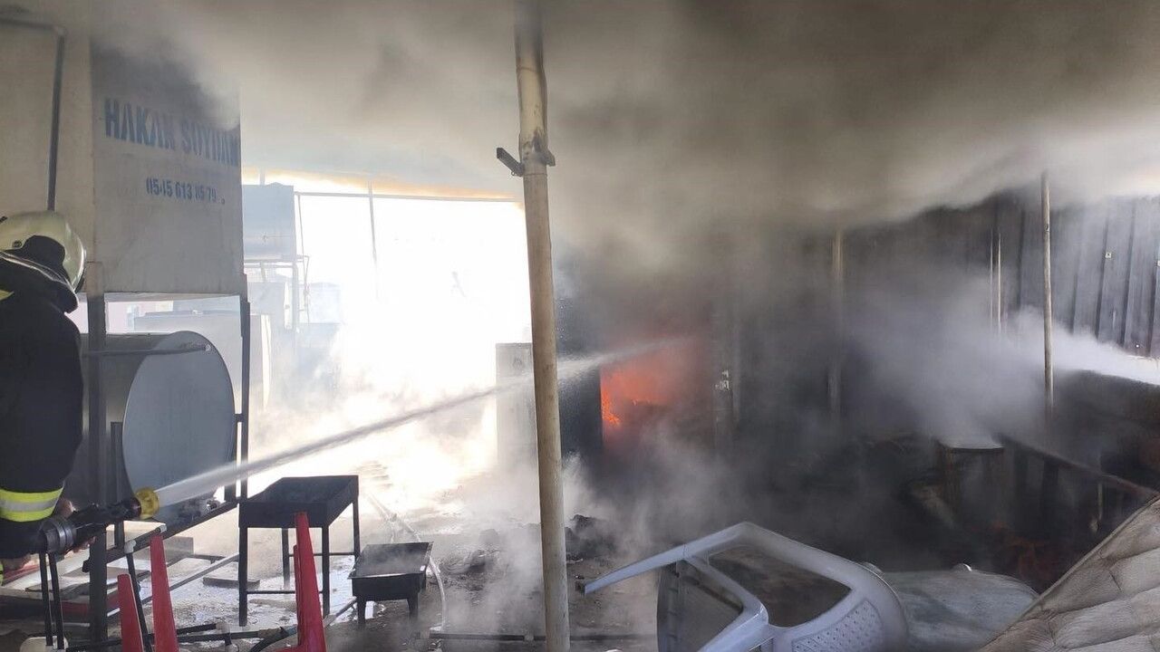 Kırıkhan'da Müstakil Evde Yangın Çıktı