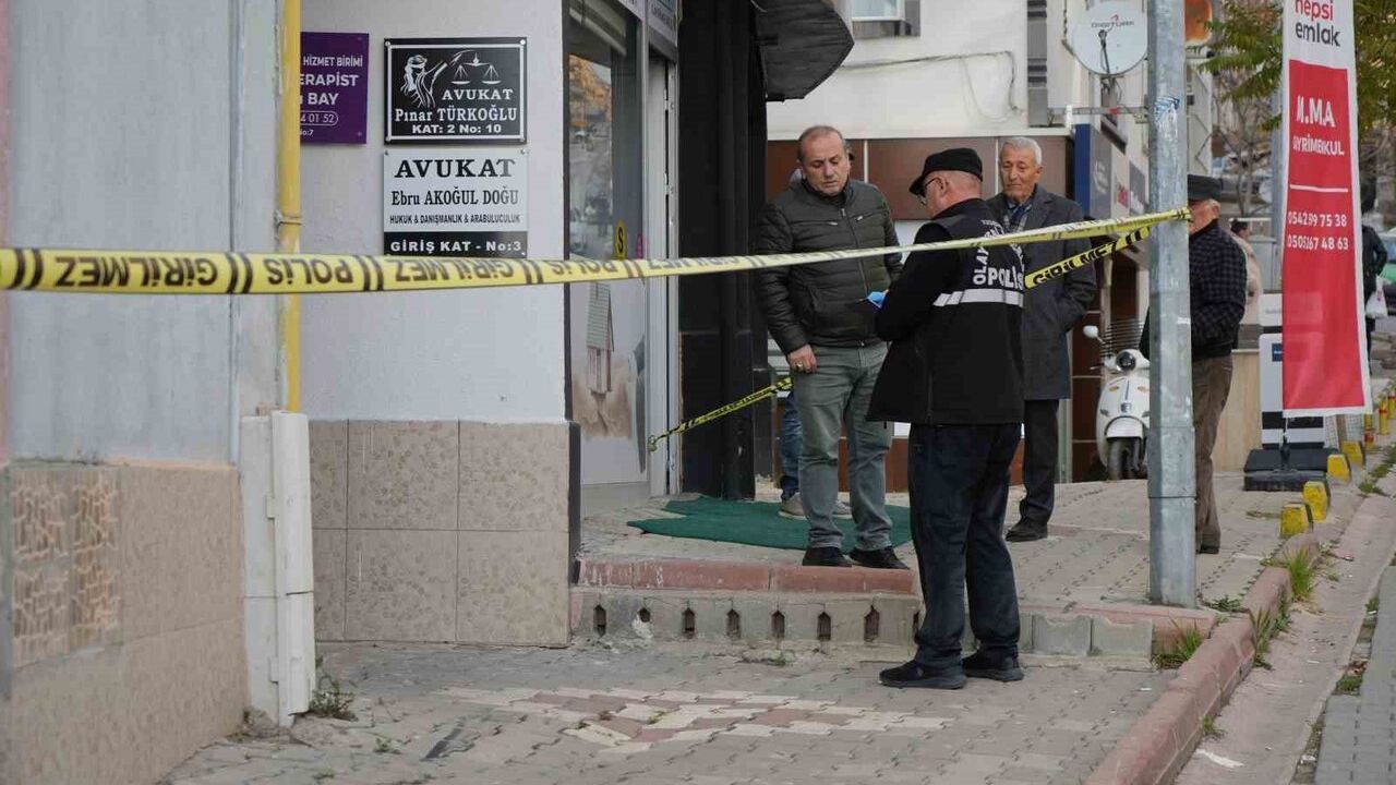 Kırıkkale'de Avukatlık Bürosunda Boşanma Tartışması Kanlı Bitti