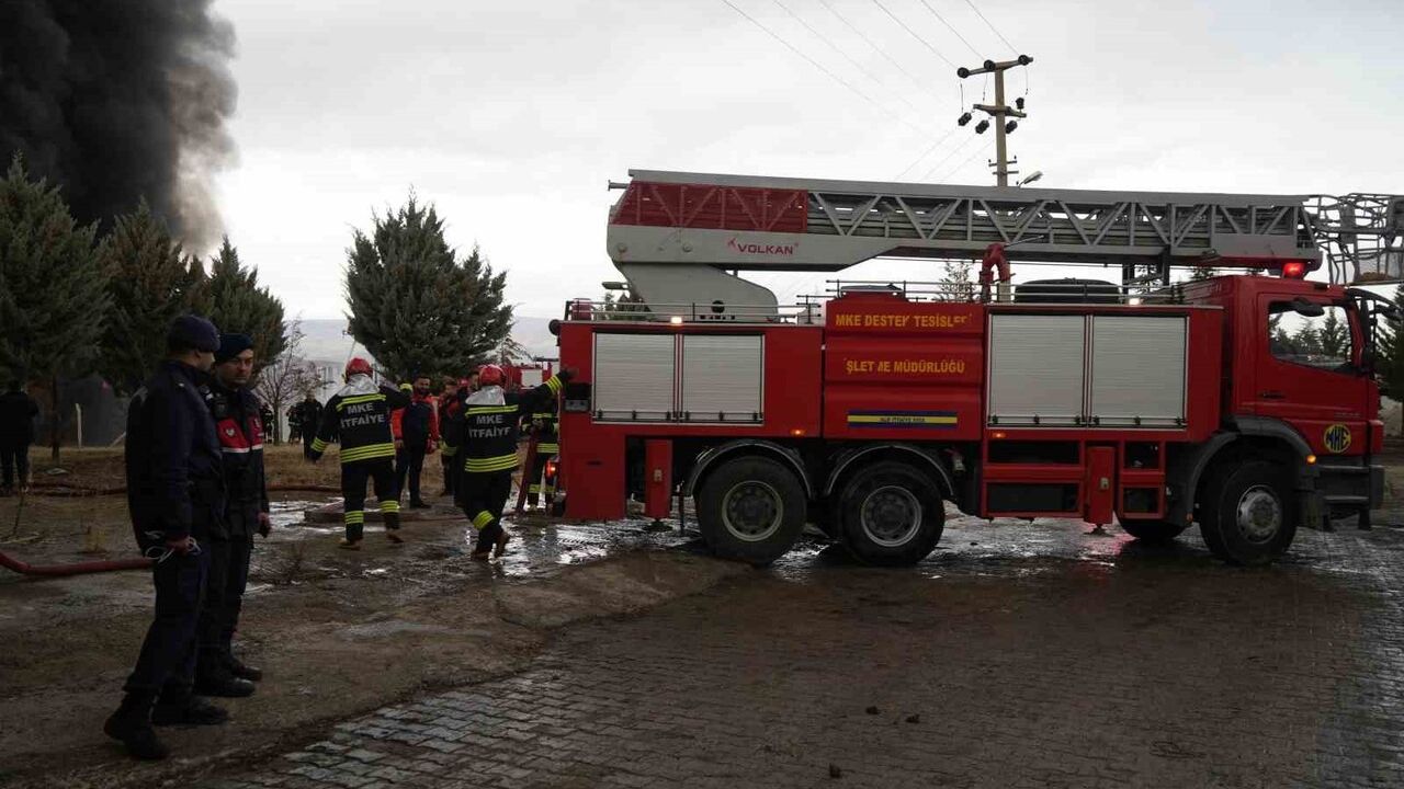 Kırıkkale'deki Fabrika Yangını Kontrol Altında