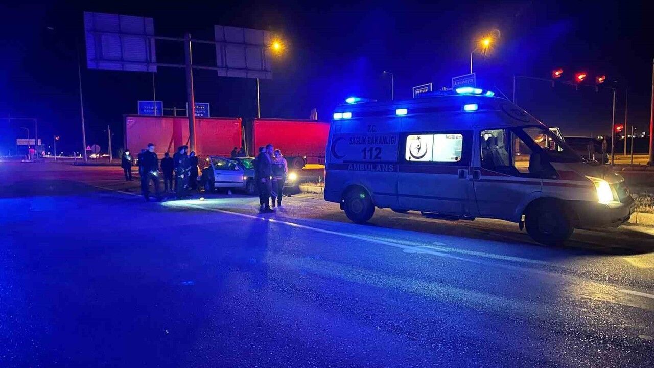 Kırmızı Işık İhlali Kazaya Neden Oldu