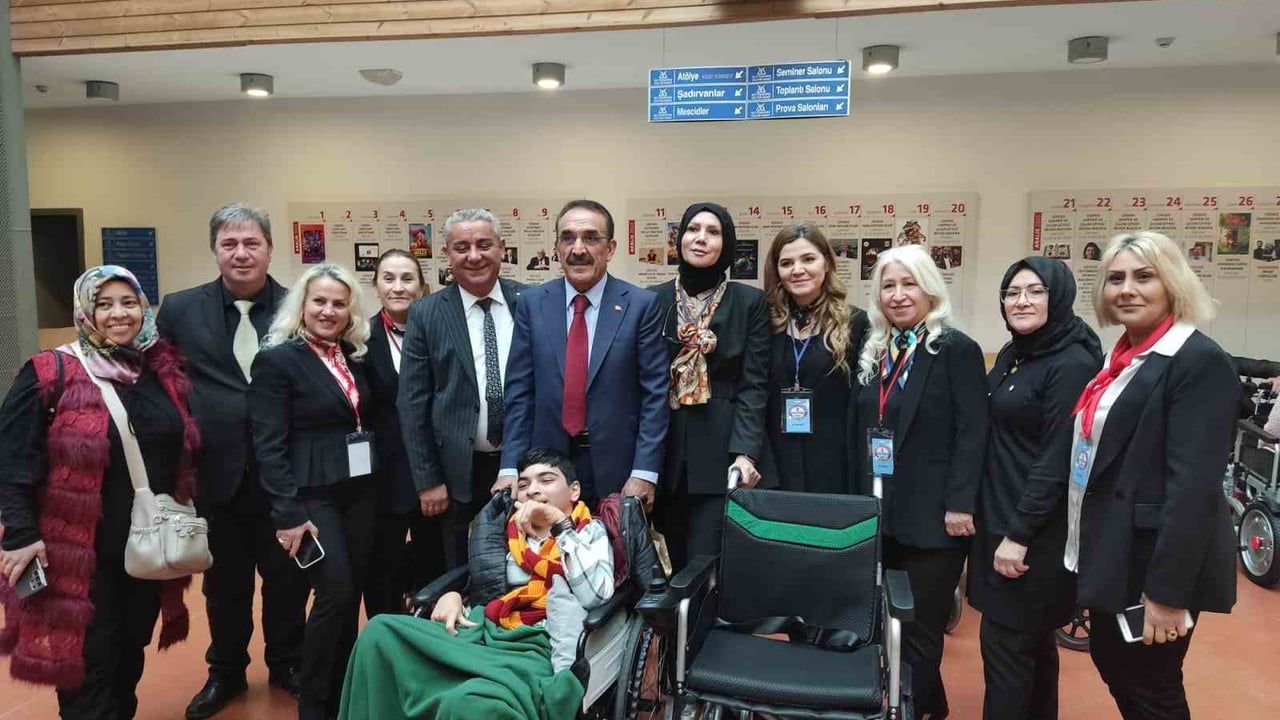 Kırşehir Beyazay Derneği'nden 'Bir Sandalye Bir Umut' Projesine Destek