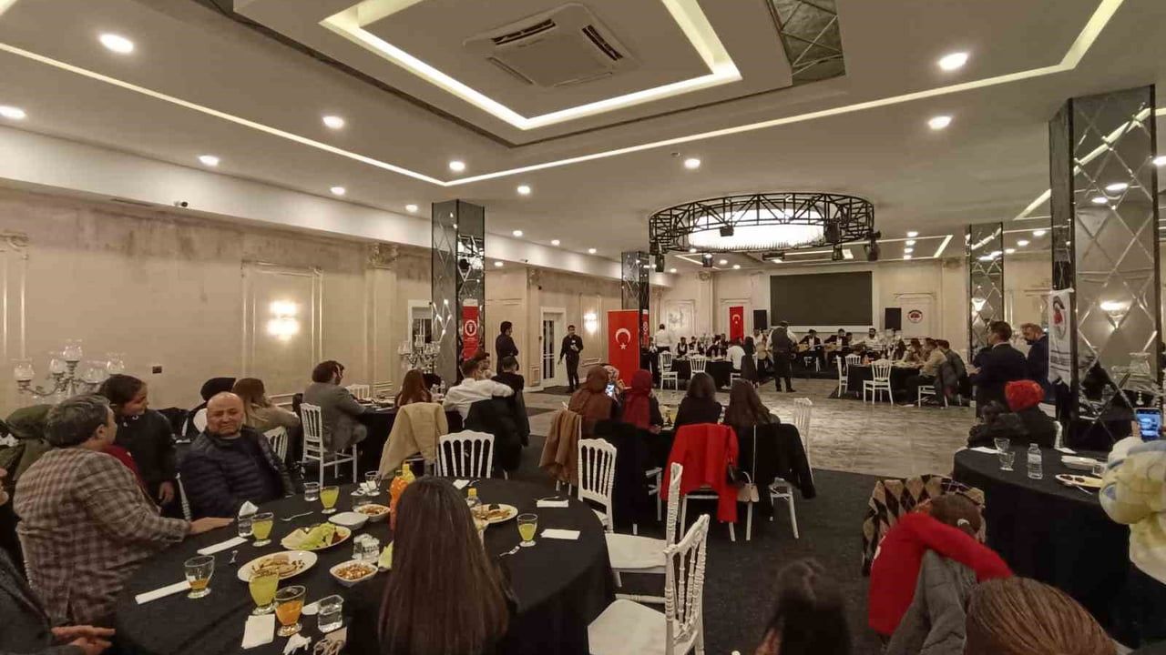 Kırşehir'de Acil Sağlık Çalışanlarına Özel Moral Gecesi Düzenlendi