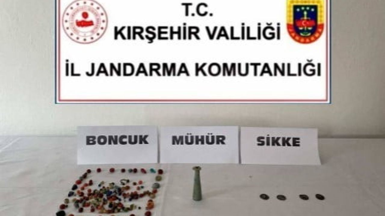 Kırşehir'de 'Anadolu Mirası' Operasyonu: Tarihi Eserler Ele Geçirildi