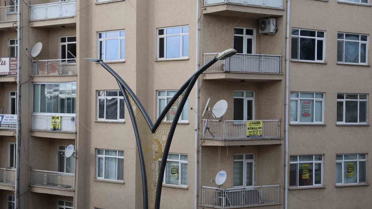 Kırşehir'de Emlakçılarda Yetki Belgesi Dönemi Başlıyor