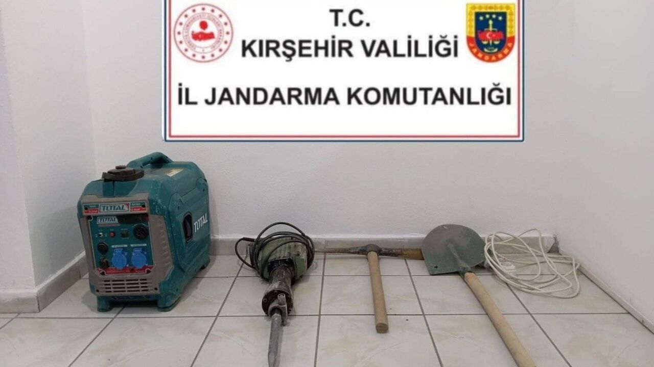 Kırşehir'de İzinsiz Kazı Yapan Şüpheli Suçüstü Yakalandı