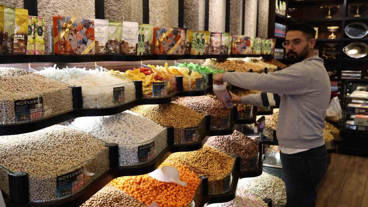 Kırşehir'de Kuruyemişçilere Yılbaşı Fiyat Sabitliği