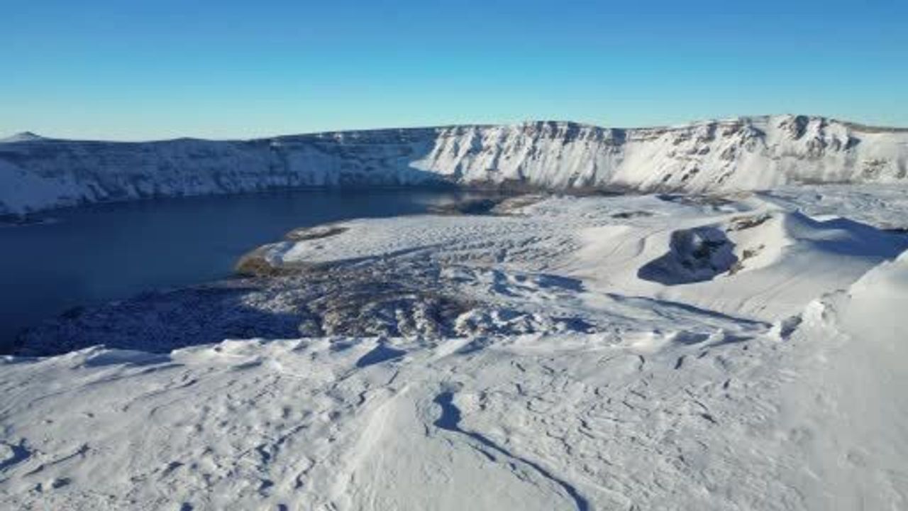Kışın Güzellikleri: Nemrut Kalderası, Van Gölü ve Süphan Dağı