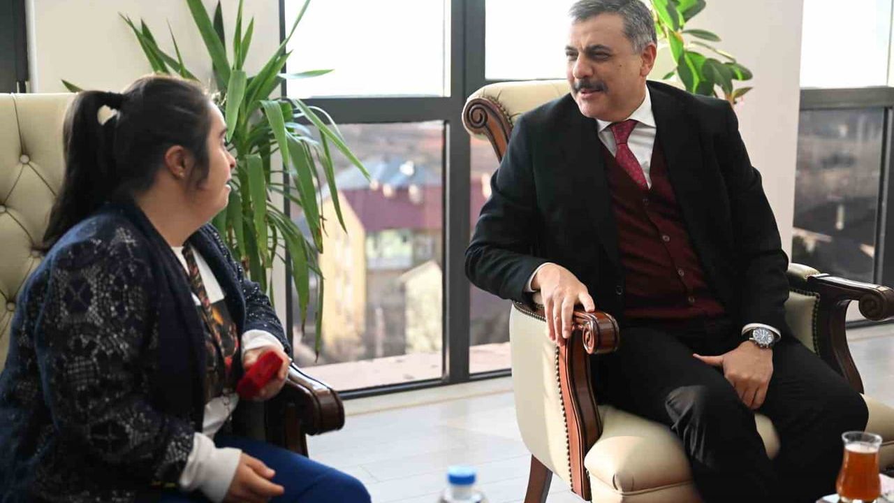 Kısmet Pala'dan Vali Çiftçi'ye Neşeli Ziyaret