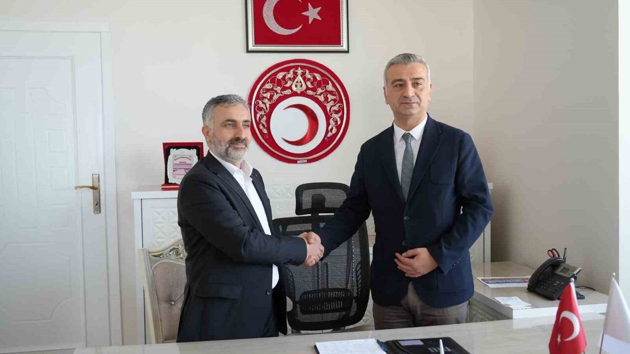 Kızılay Muş İl Başkanlığı'nda Devir Teslim Töreni