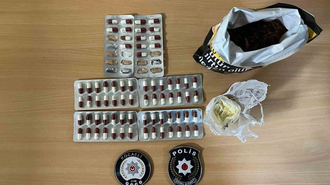Kocaeli'de 3 Kişide Ele Geçirilen Narkotik Madde ve Uyuşturucu Haplar