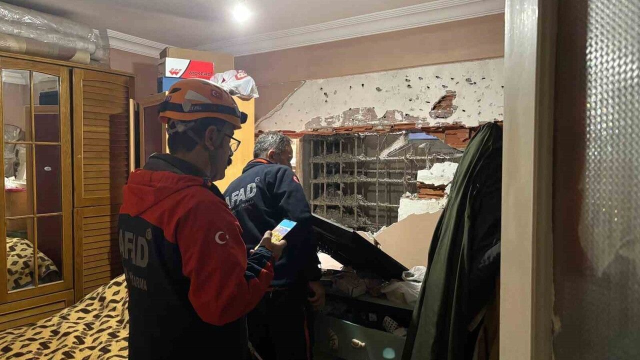 Kocaeli'de İnşaat Çalışması Yatak Odasını Yıktı