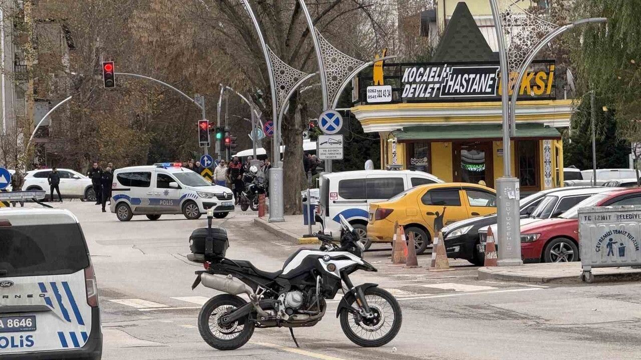 Kocaeli'de Silahlı Kriz: Taksi Durağında İkna Çalışmaları Devam Ediyor