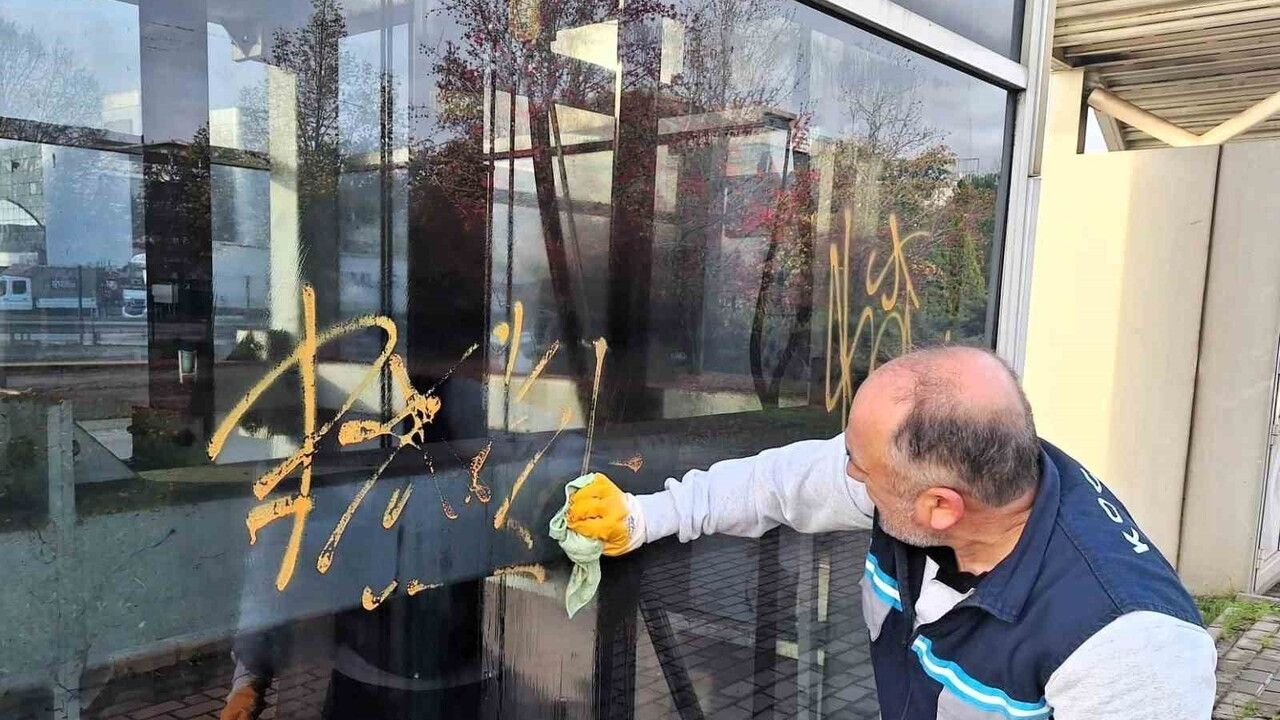 Kocaeli'de Üst Geçit Asansörlerinde Periyodik Temizlik Uygulamaları