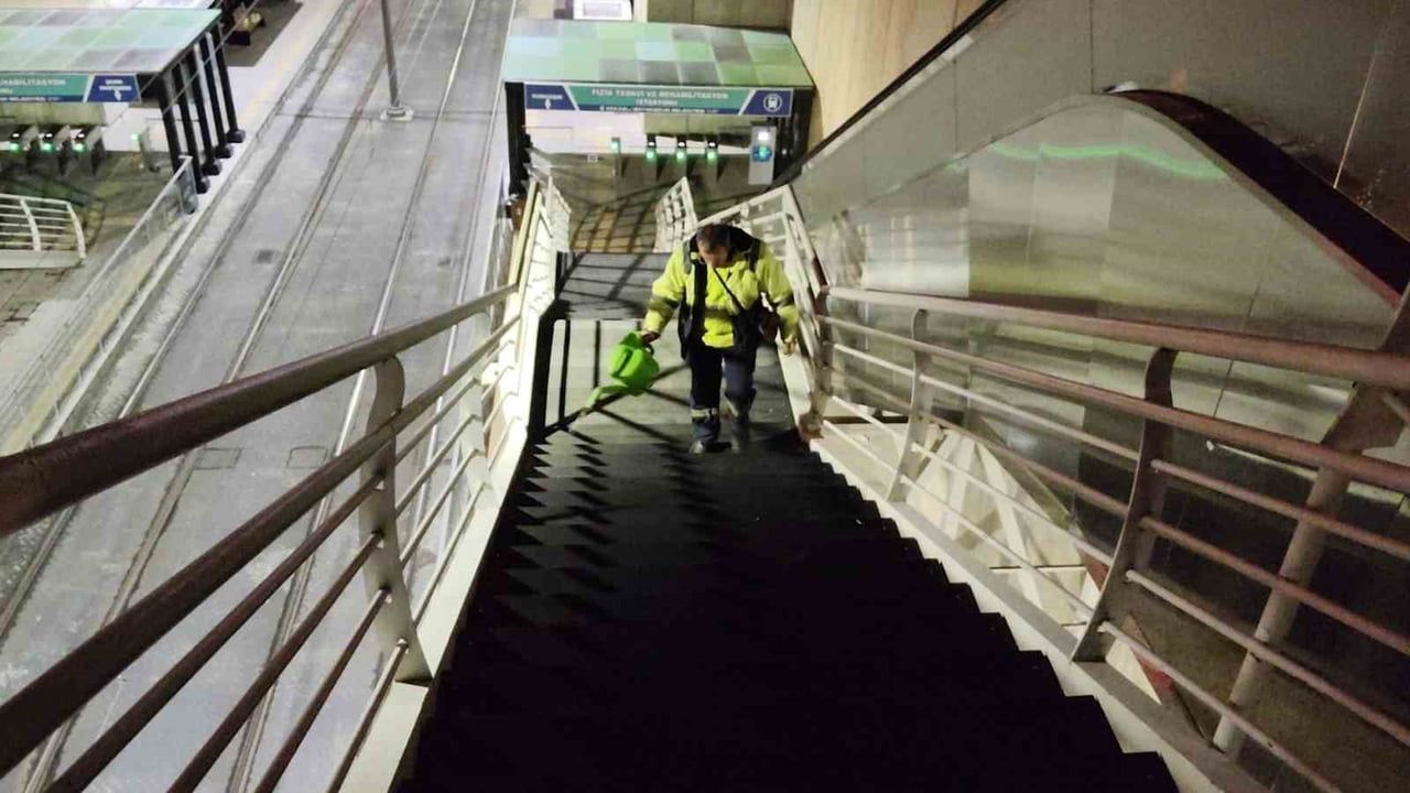 Kocaeli'de Üst Geçitler İçin Buzlanmaya Karşı Özel Solüsyon Uygulaması