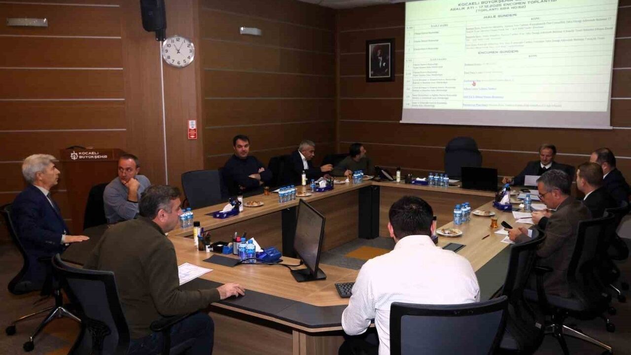 Kocaeli'de Yılbaşı Gece İşletmeleri 03.30'a Kadar Açık Kalacak