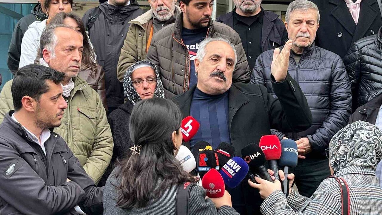 Kocaeli'deki Fabrika Yangınında Ölenlerin Yakınları SGK Önünde Açıklama Yaptı