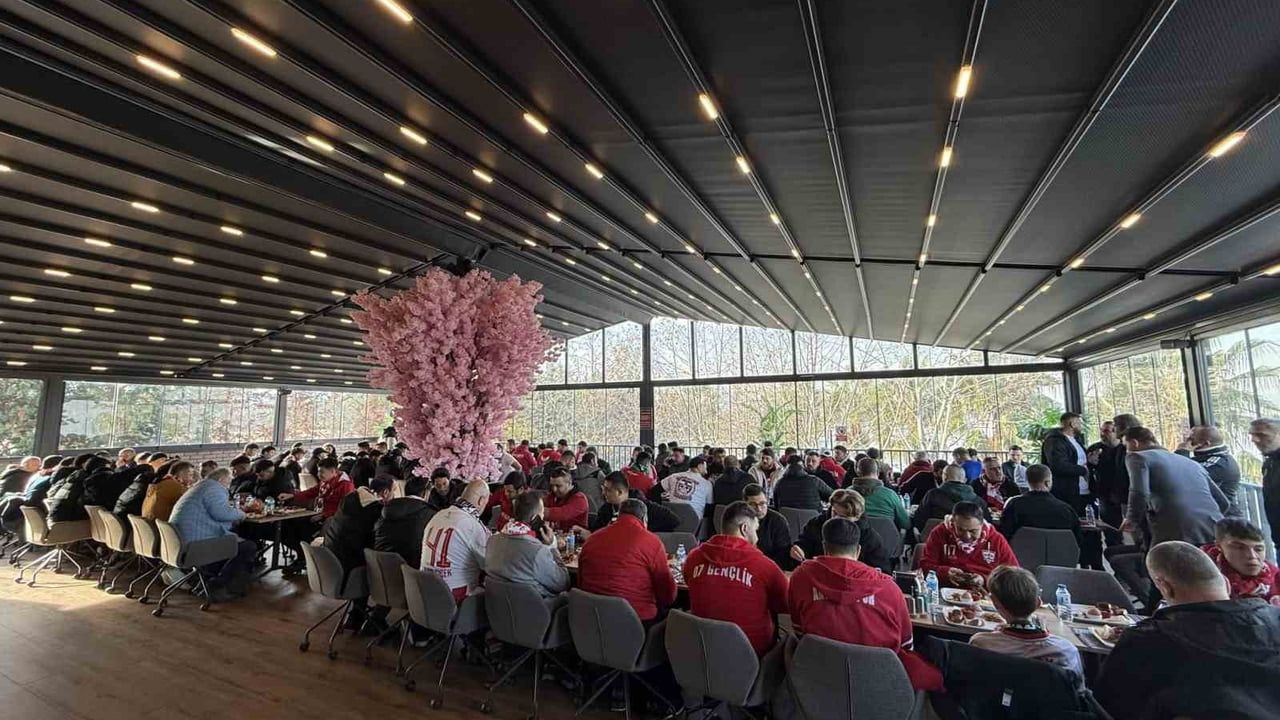 Kocaelispor ve Antalyaspor Taraftarlarından Örnek Misafirperverlik