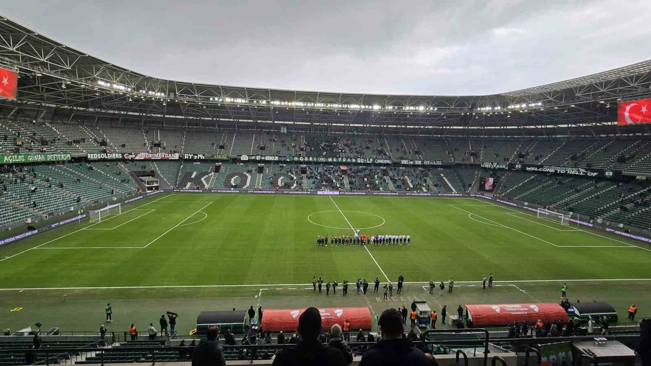 Kocaelispor ve Erzurumspor'dan Filistin'e Destek