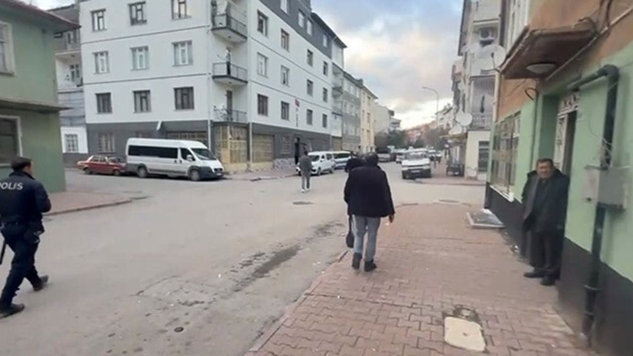 Konya'da Aranan Şahıs, Polisle Çatışmaya Girdi