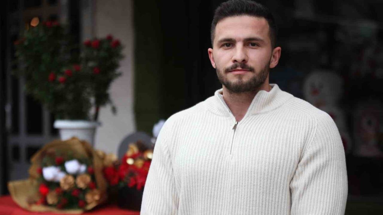 Konya’da Kokina Çiçeği Yılbaşı Öncesi İlgi Görüyor