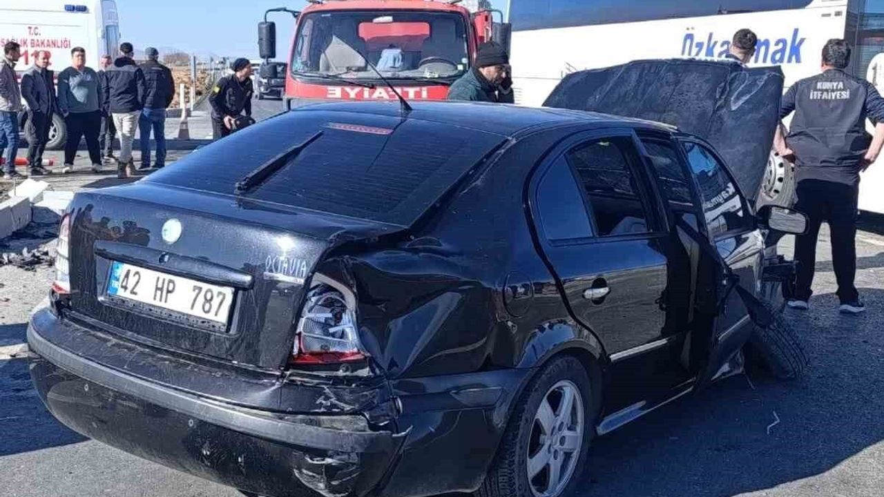 Konya'da Trafik Kazası: İki Araç Çarpıştı, İki Yaralı