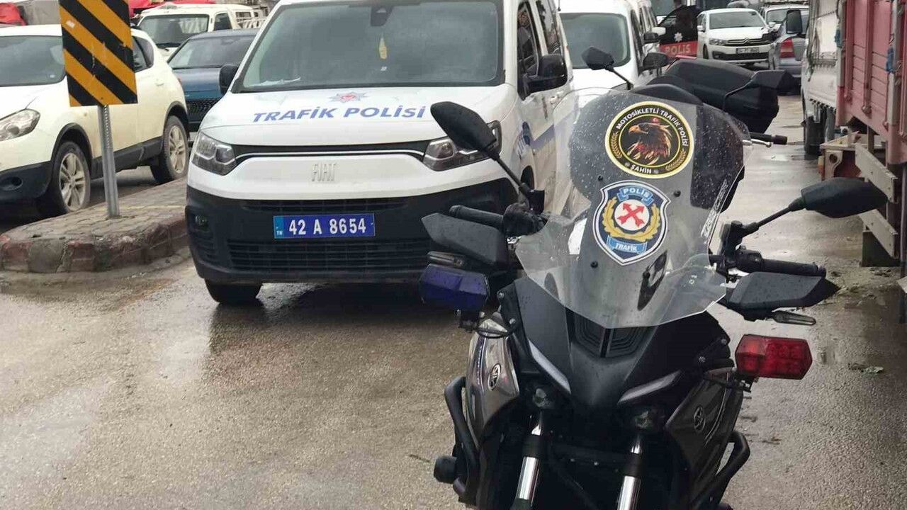 Konya Ereğli'de Halk Pazarında Büyük Kavga: 5 Yaralı