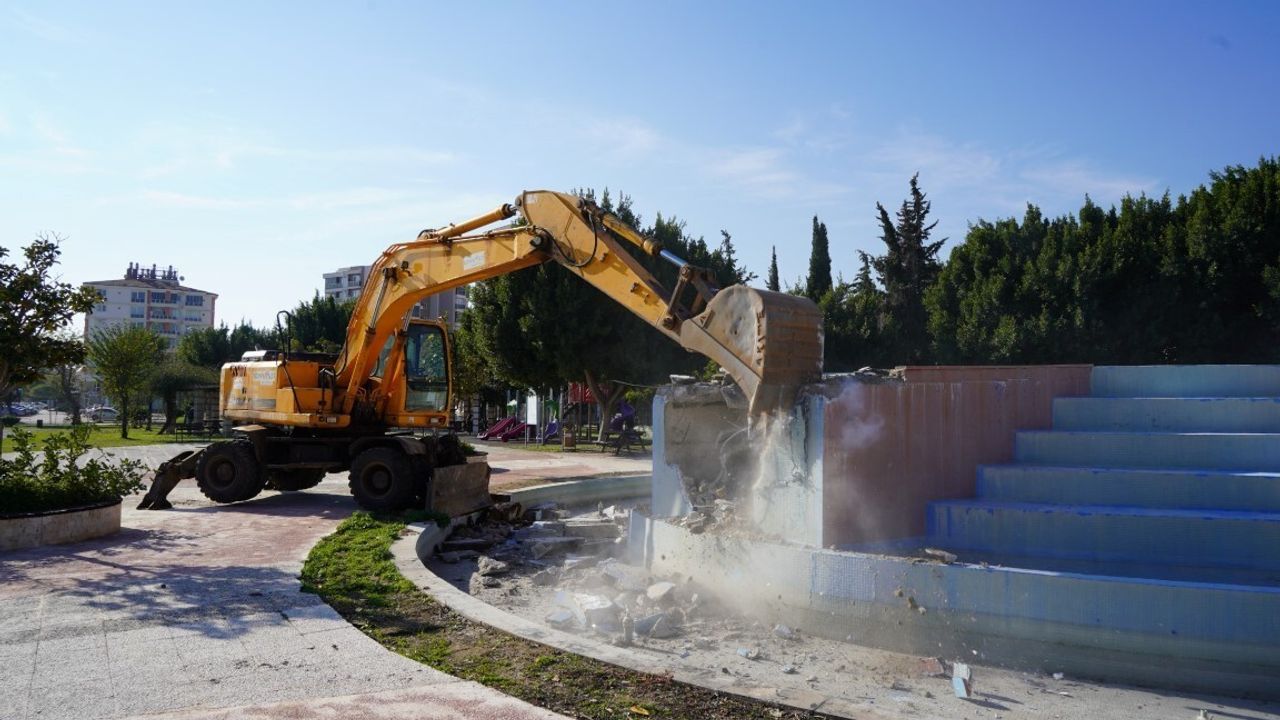 Konyaaltı'nda Yeşil Alan Dönüşümü: Süs Havuzları Kaldırılıyor