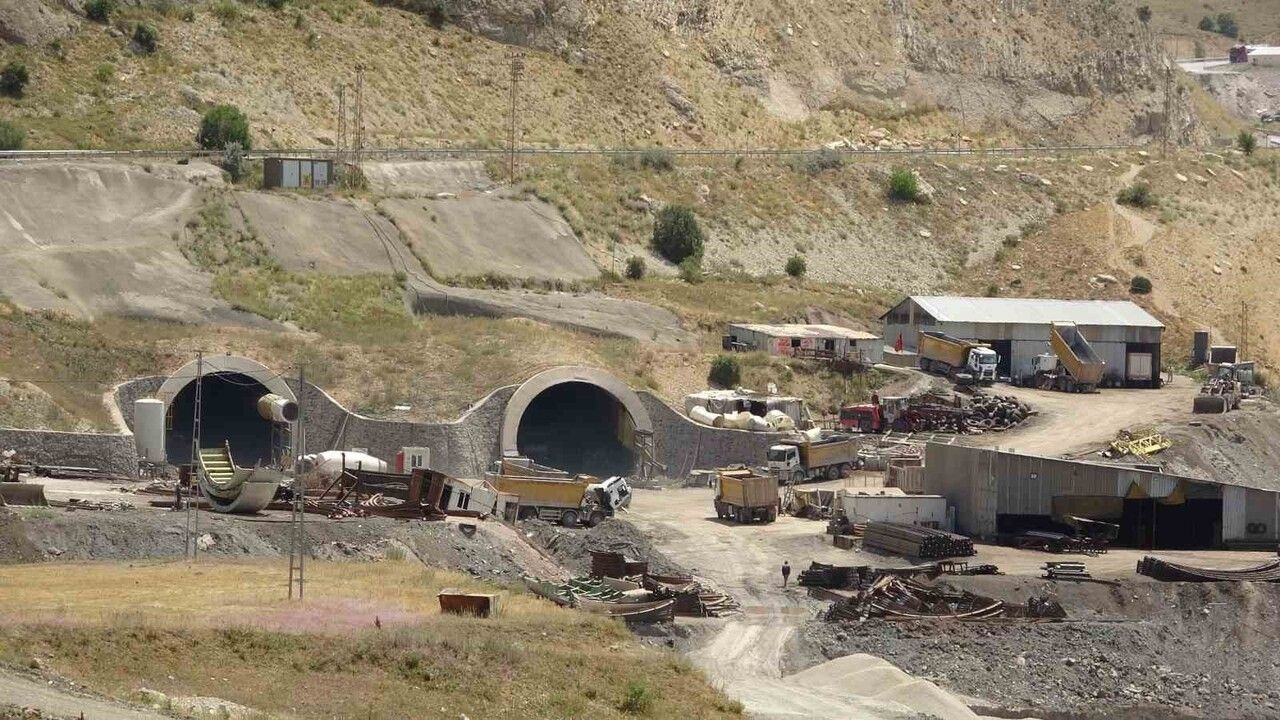 Kop Tüneli'ndeki Gecikme Endişeleri Artıyor