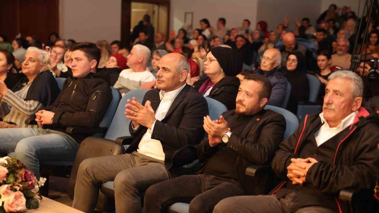 Körfez'de Unutulmaz 'En Baba Konser' Etkinliği Gerçekleşti