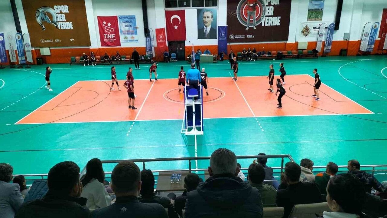 Köyceğiz'de Voleybol Heyecanı Başladı