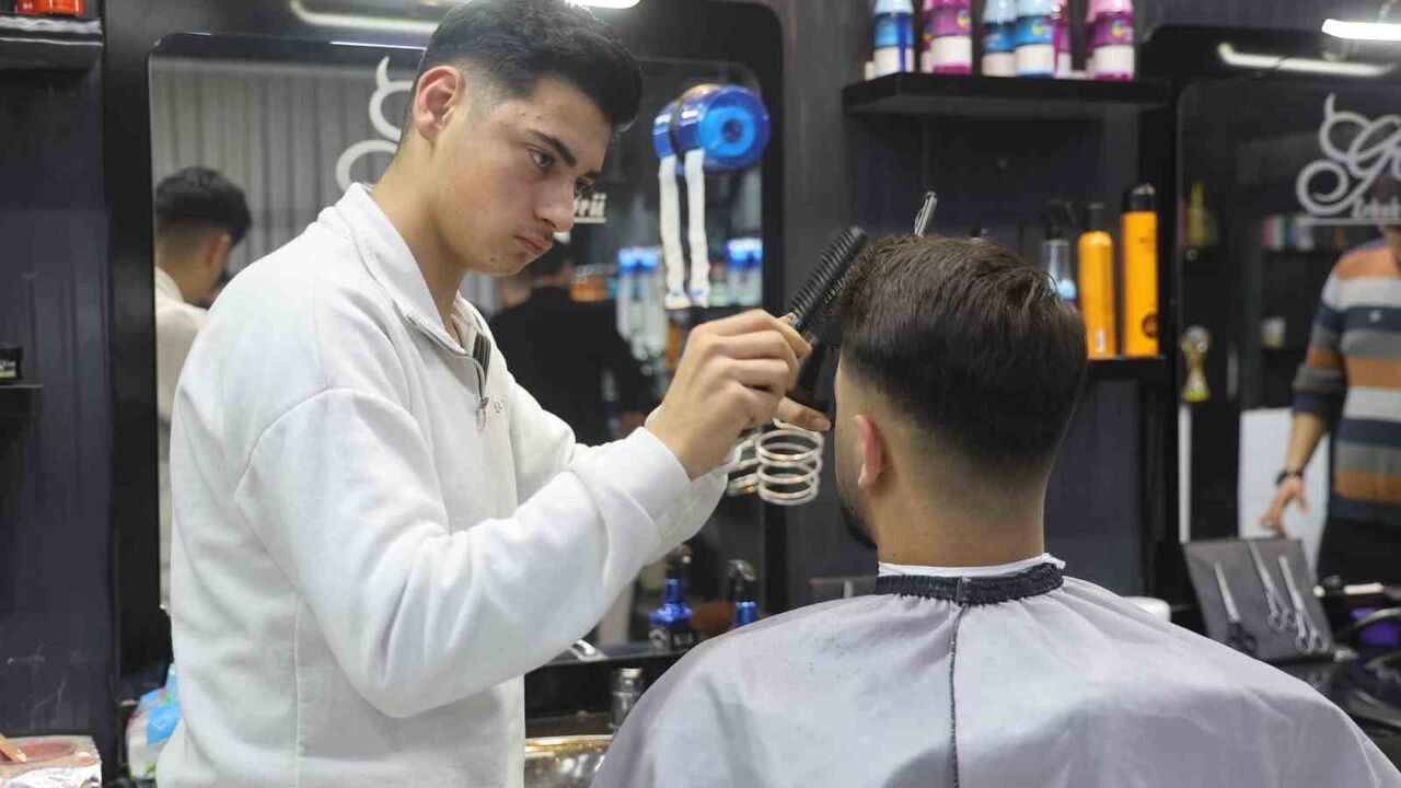 Kuaför Deprem Anında İstikrar Göstermeye Devam Etti