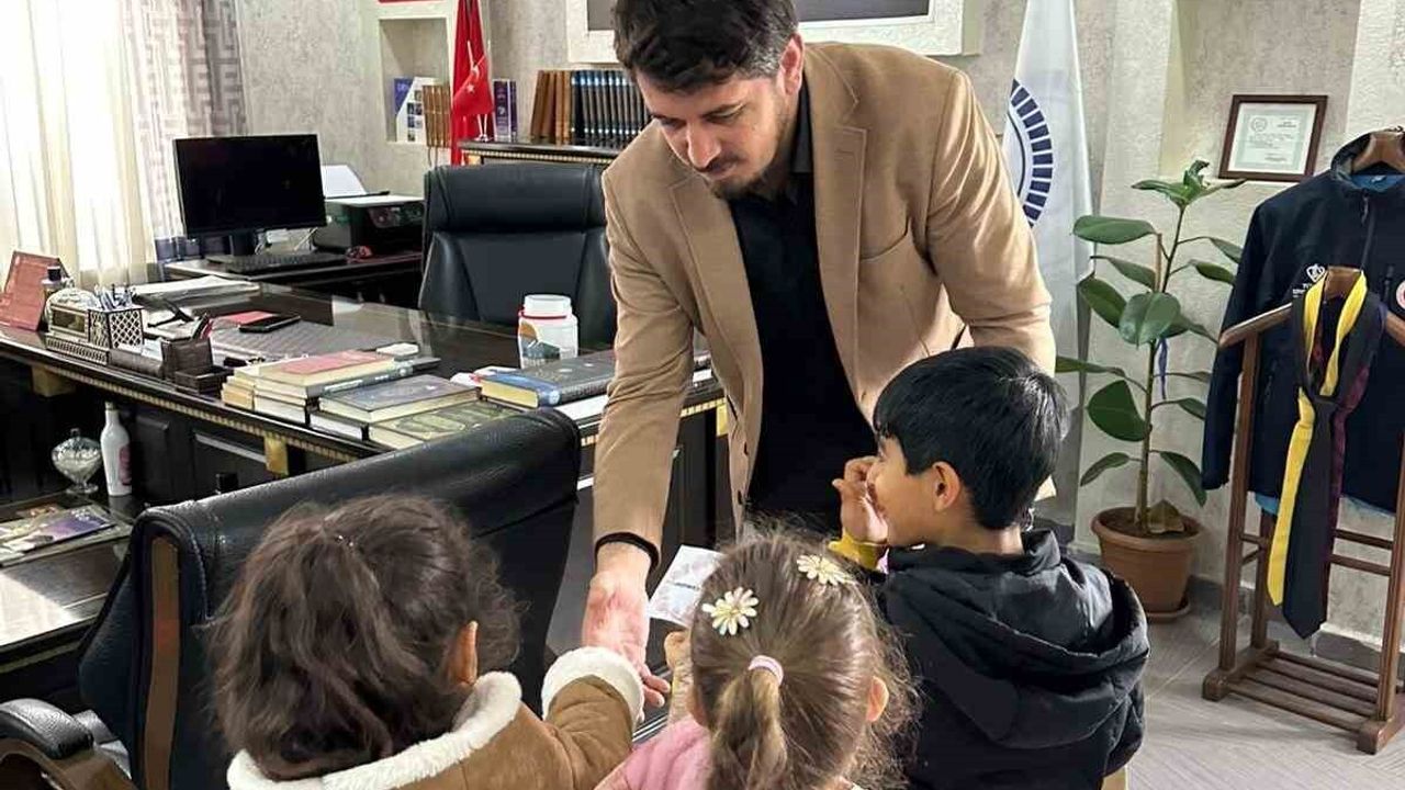 Küçük Yüreklerden Büyük Duygular: Kur’an Kursu Öğrencileri Gazze’ye Bağışta Bulundu