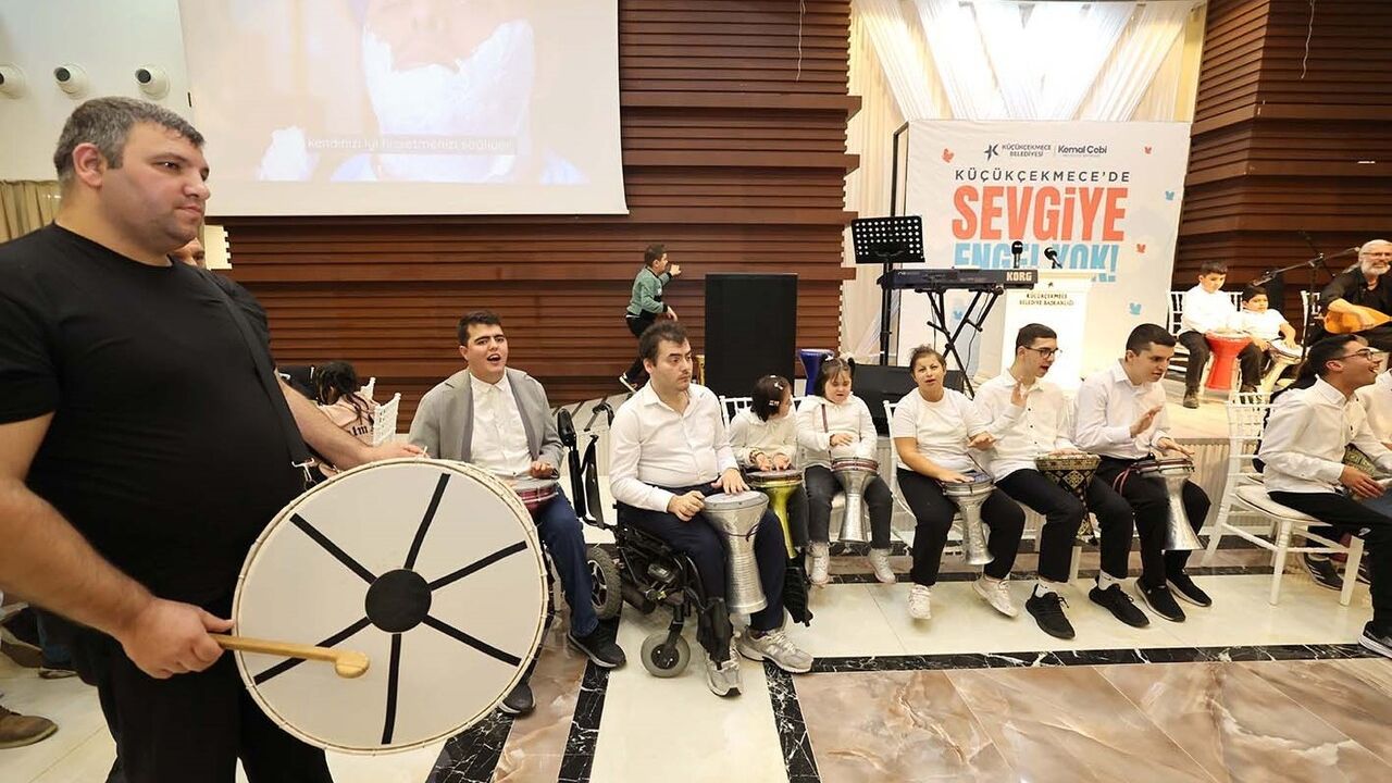 Küçükçekmece'de Dünya Engelliler Günü'nde Dayanışma Yemeği