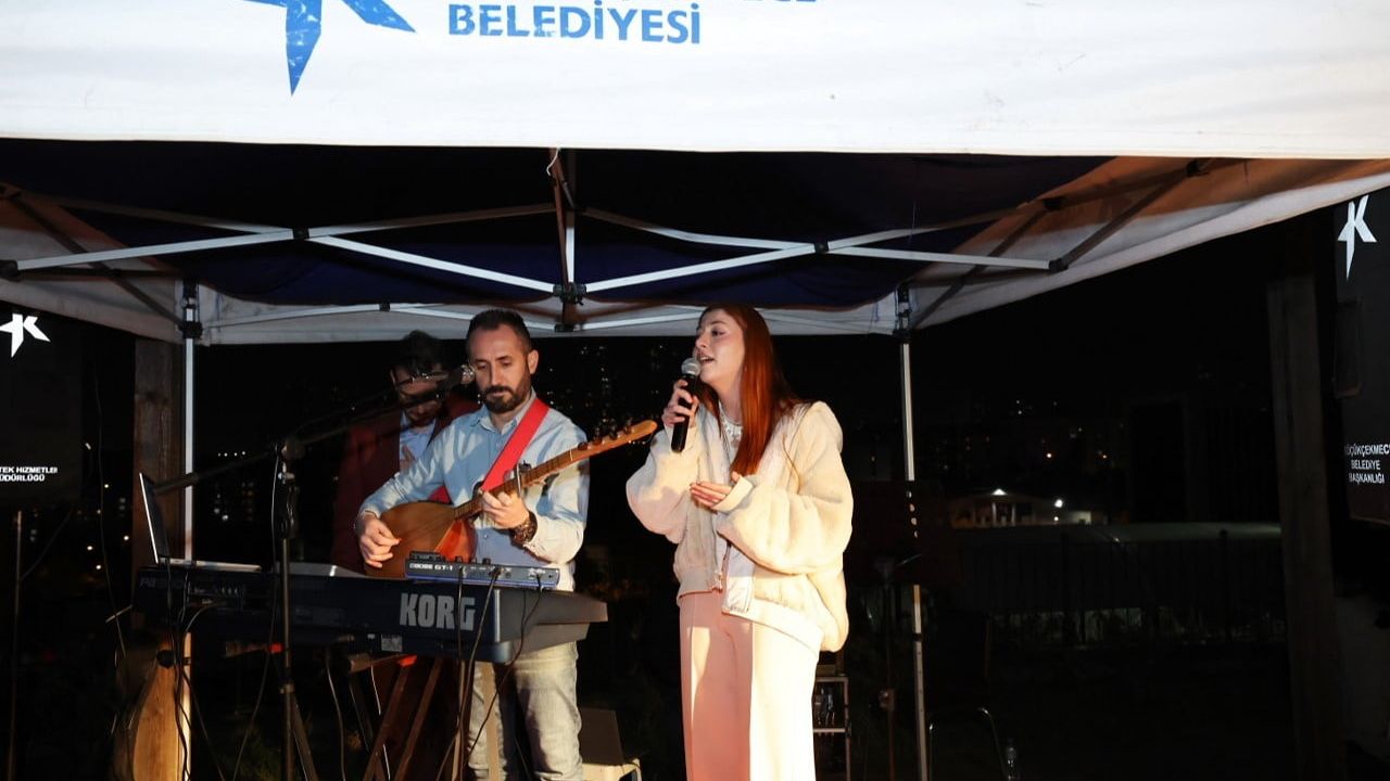 Küçükçekmeceli Gençler Yılın En Uzun Gecesini Kutladı