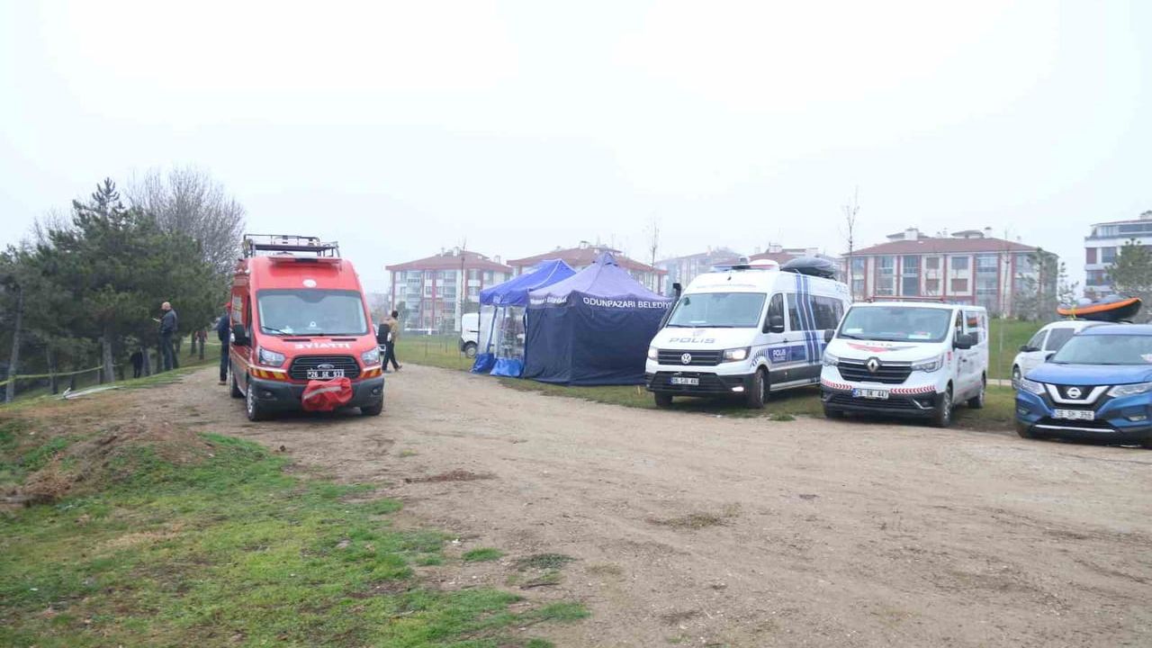 Kurbağa Adamlar Eskişehir'de Kayıp Öğretmeni Arıyor