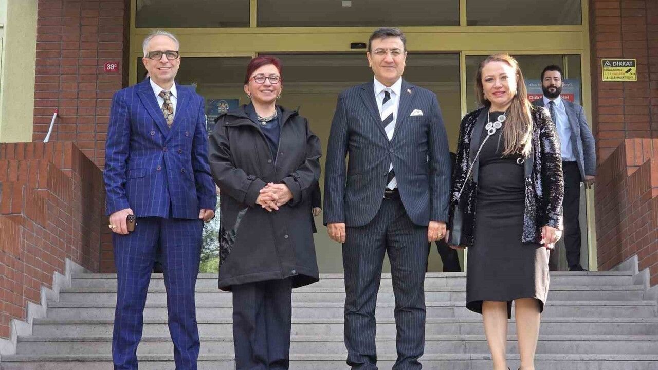 Küresel Sağlık ve Diplomasi Zirvesi İstanbul'da Gerçekleşti