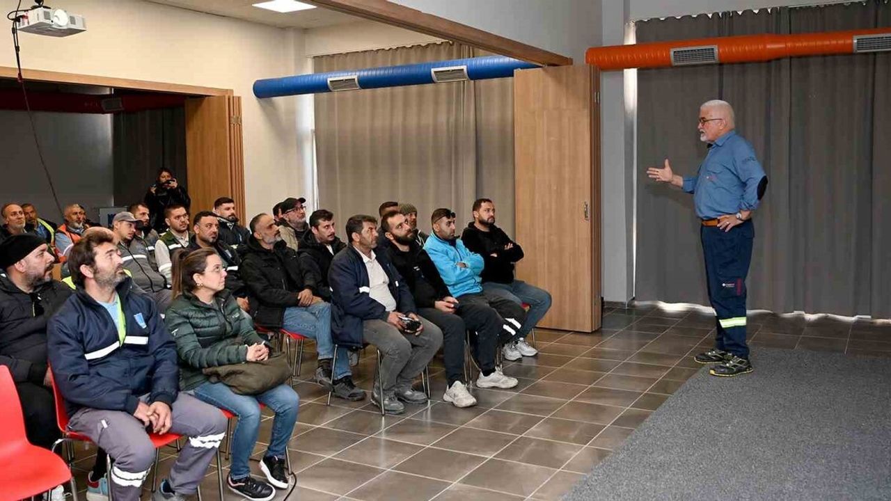 Kuşadası Belediyesi'nden Güvenli Sürüş Eğitimi