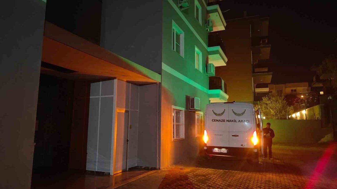Kuşadası'nda Şüpheli Ölüm: Bir Kişi Evinde Bulundu