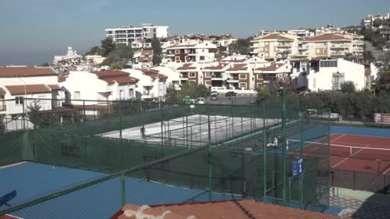 Kuşadası Tenis Kulübü'nde Balon Kort Projesi Tamamlandı