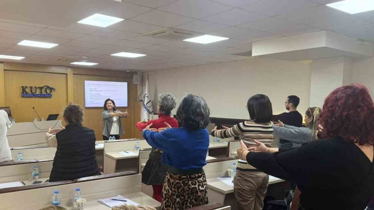 Kuşadası Ticaret Odası'nda Müşteri Deneyimi Eğitimi