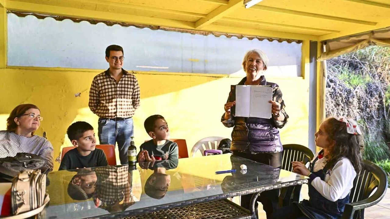 Kuşaklar Arası Etkileşim Atölyesi: Falez Yaşlı Evi'nde Unutulmaz Anlar