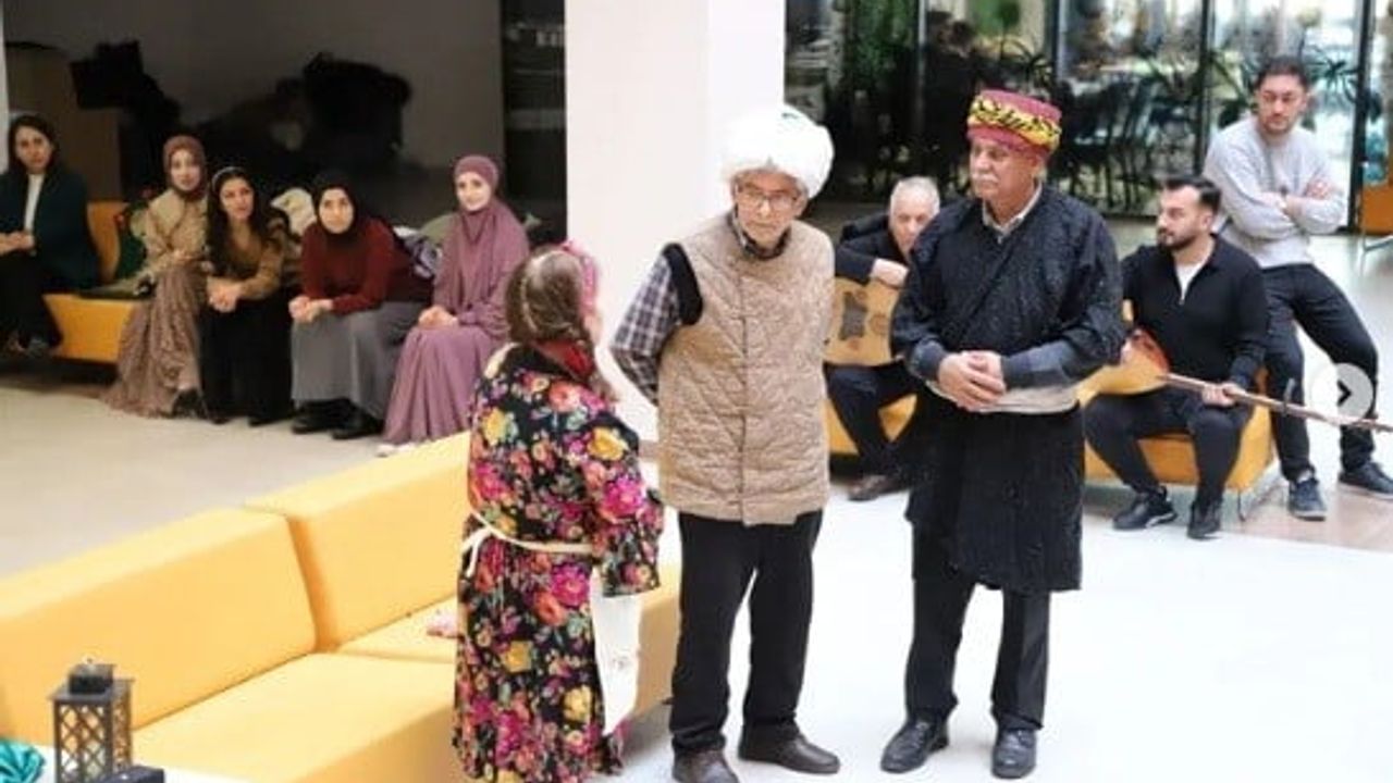 Kuşaklararası Masal ve Tiyatro Buluşması Erzincan'da Düzenlendi