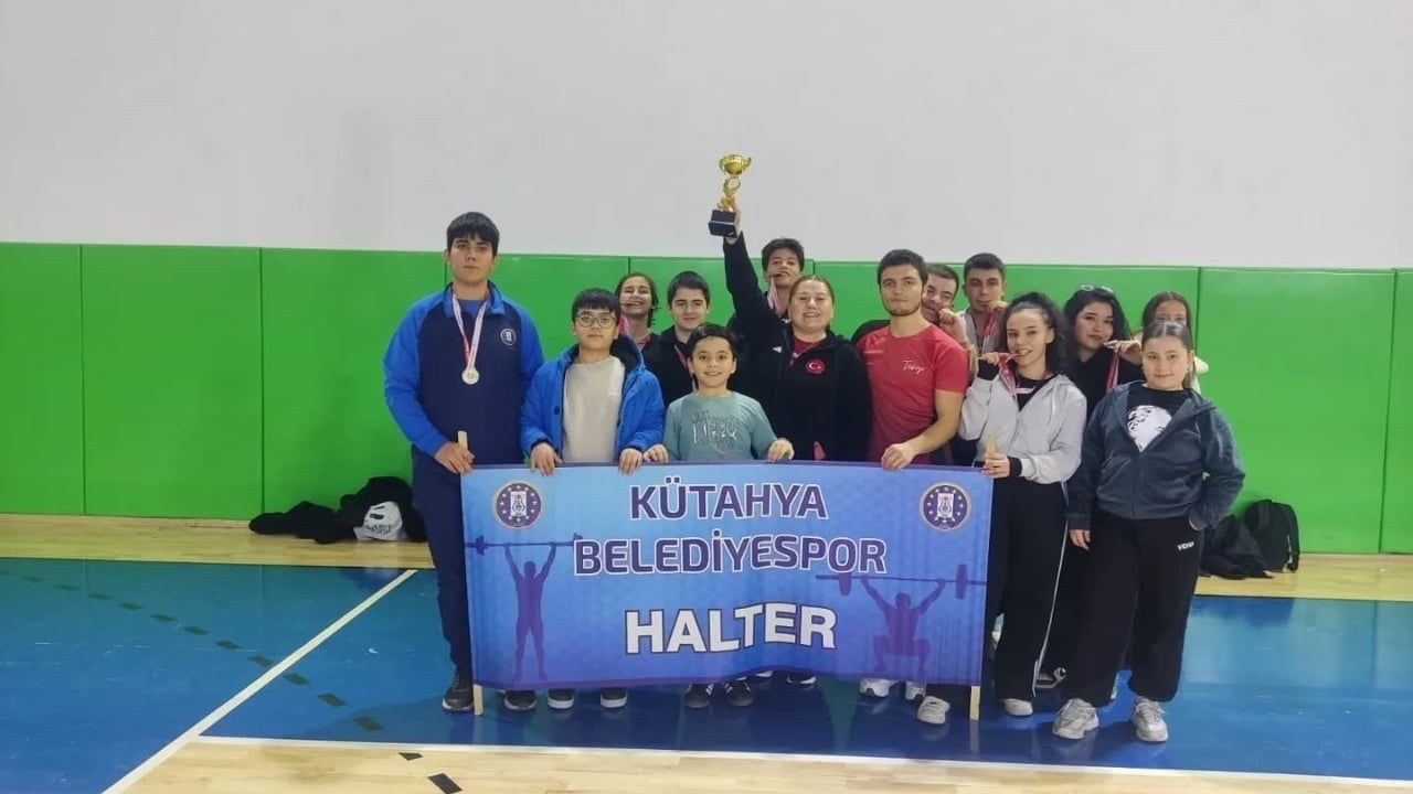 Kütahya Belediyespor'un Halter Başarısı